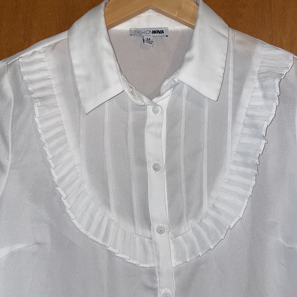 •FASHION NOVA•NWOB WHITE SHEER PLEATED HOUNDSTOOTH BUTTON DOWN BLOUSE SIZE MED. - Picture 8 of 9